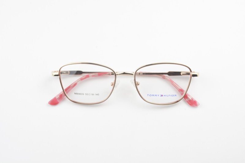 H83